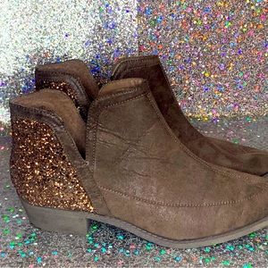 Justice boots, Size 9, These shoes have been worn once or twice